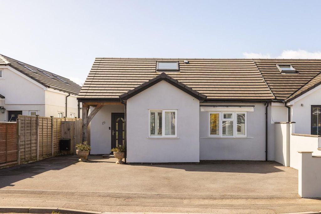 Property photo 2 of 47 Char8862.Jpg