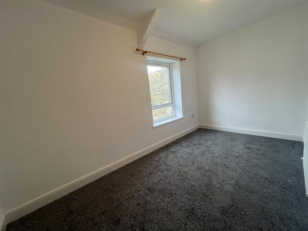 Property photo 3 of 9 Bedroom 2
