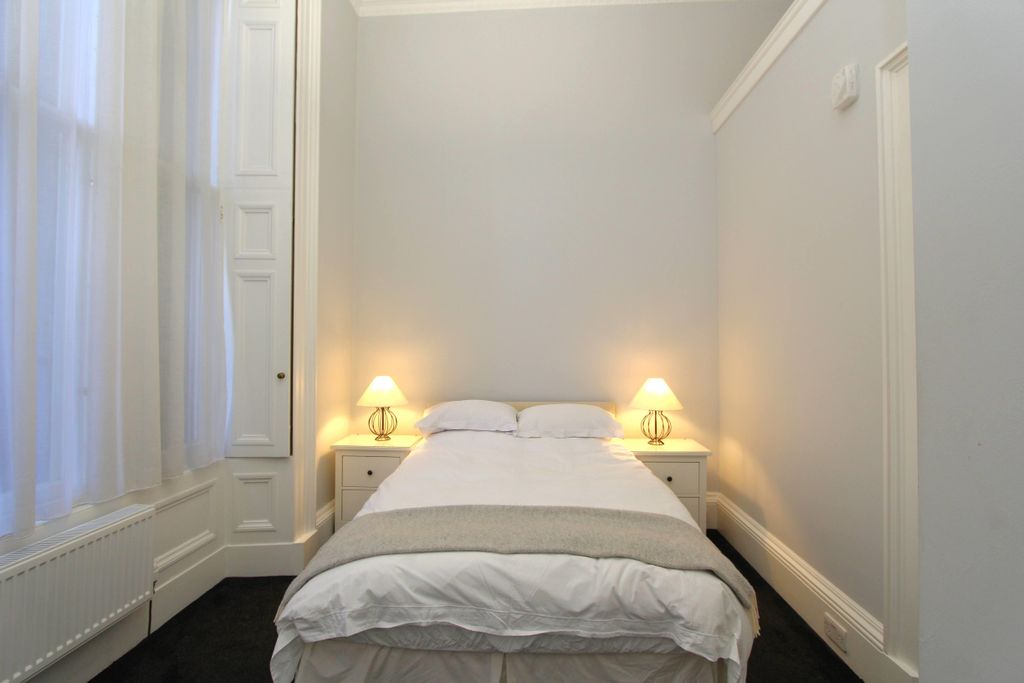 Property photo 3 of 19 Bedroom