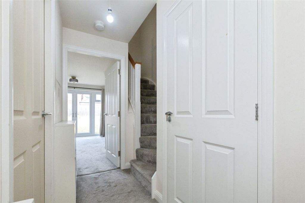 Property photo 2 of 15 Hallway