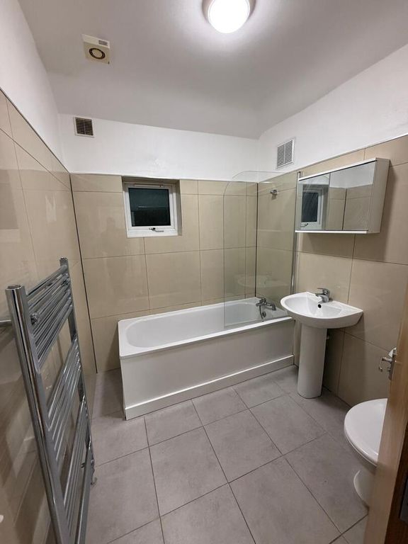 Property photo 2 of 10 Bathroom