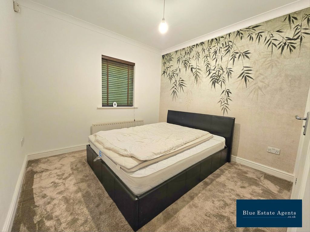 Property photo 3 of 11 Bedroom