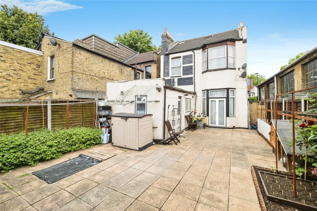 Property photo 1 of 20 Picture No. 21