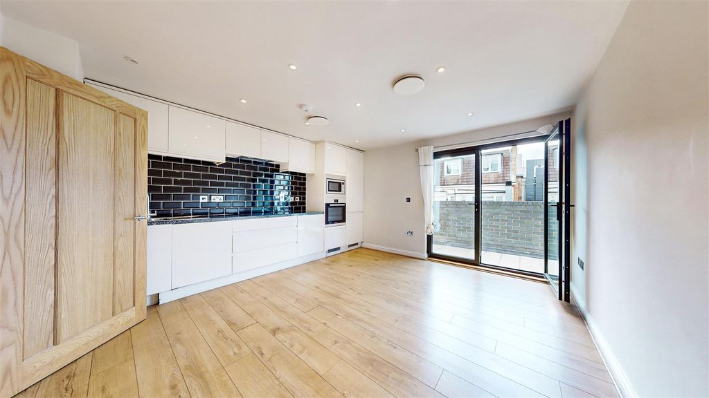 Property photo 1 of 16 Flat 4, Frankie House - 6Fjveb2Ftktktfpeogwc.Jpg