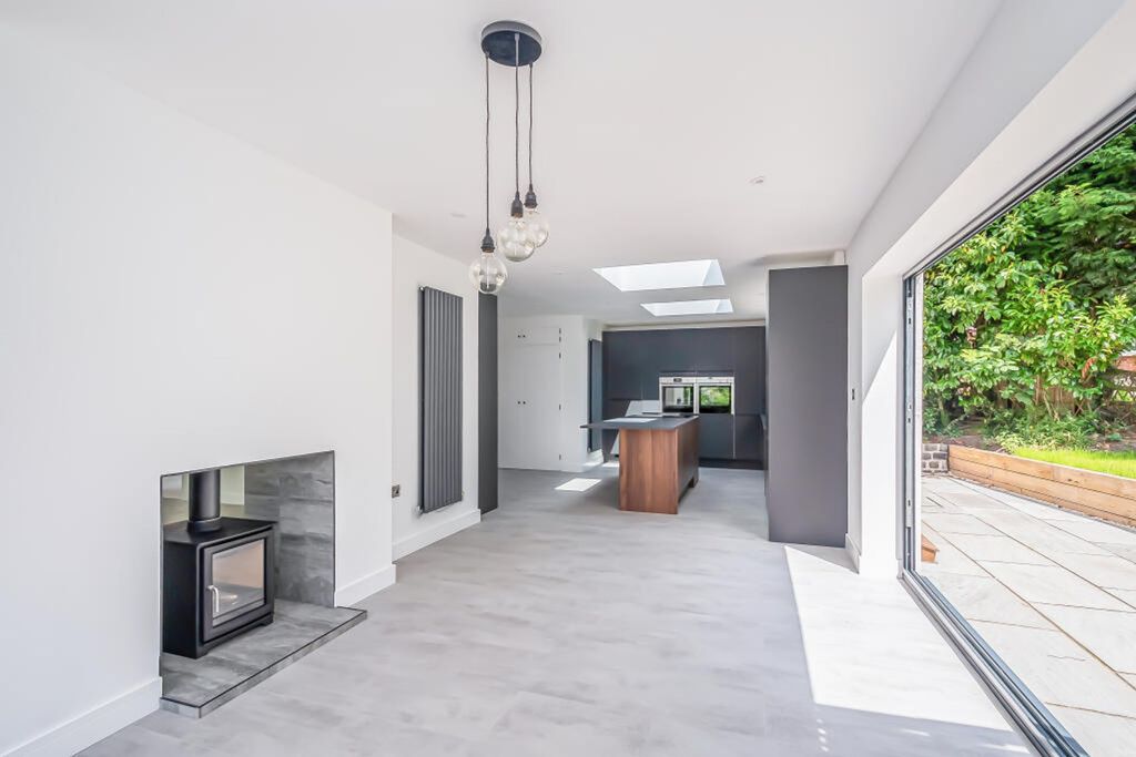 Property photo 2 of 43