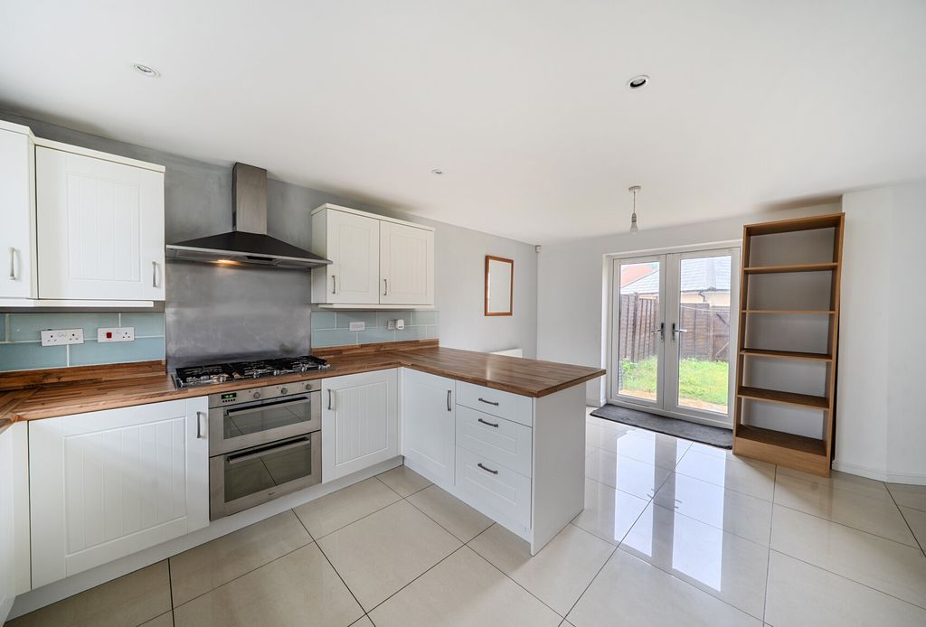 Property photo 2 of 17 1470577-5-6A1Ff56...