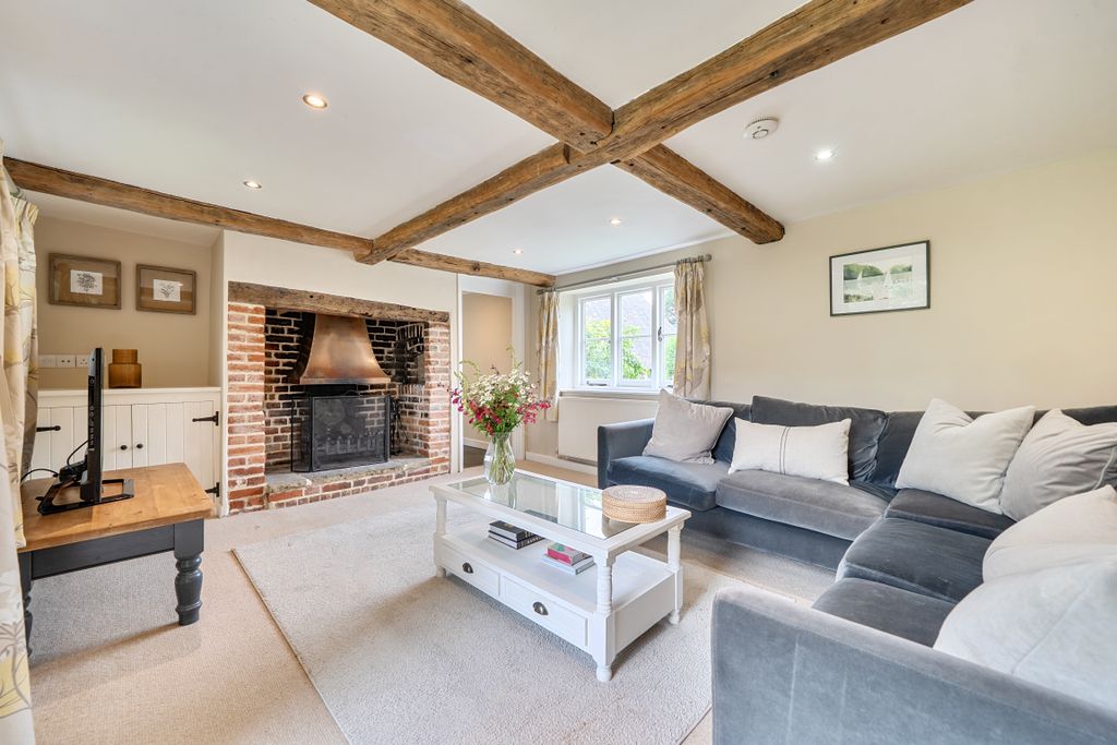 Property photo 2 of 16 Sitting Room