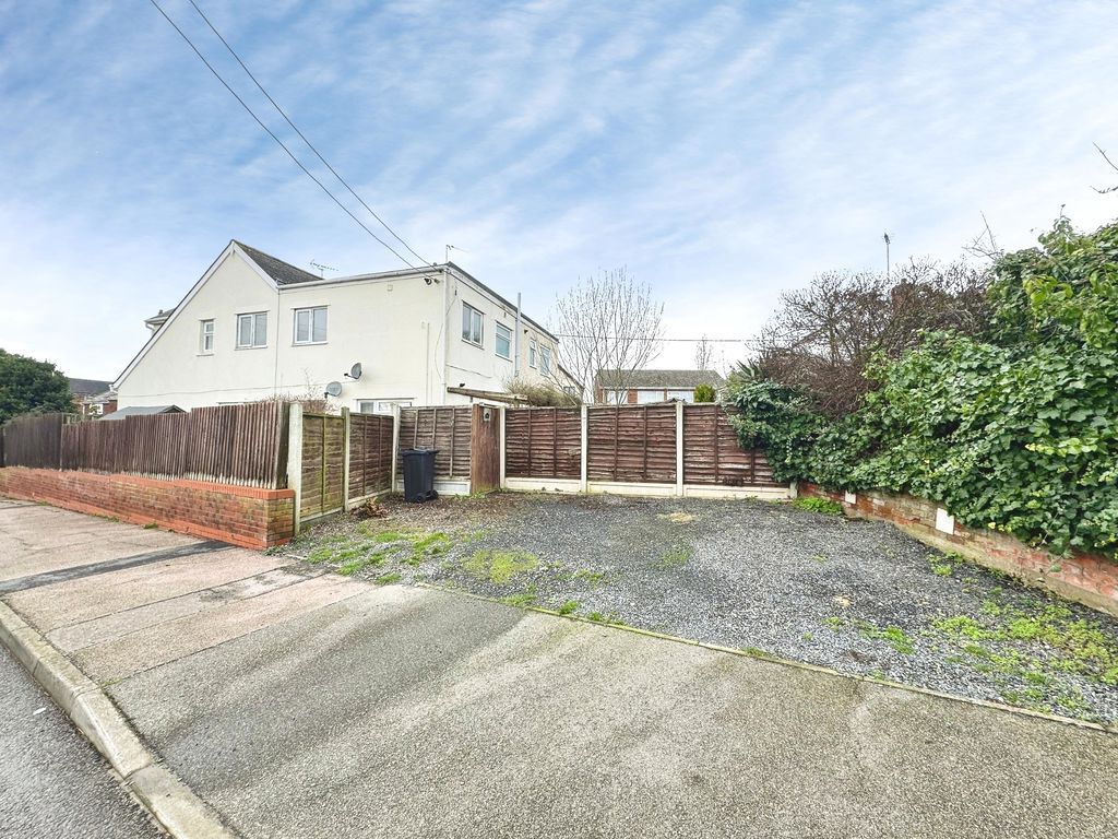 Property photo 2 of 14 Spring Chase