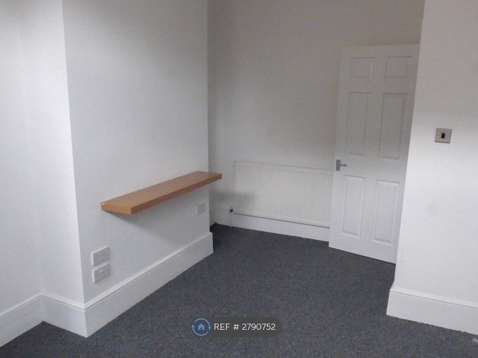 Property photo 3 of 16 Bedroom 1