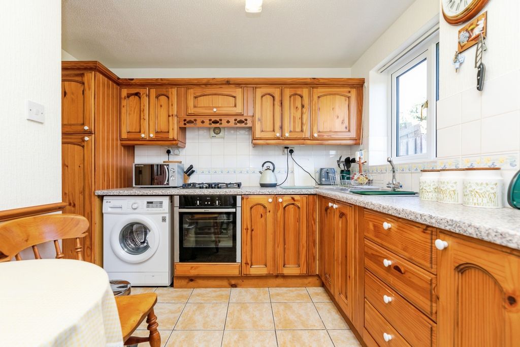 Property photo 2 of 17 Photo