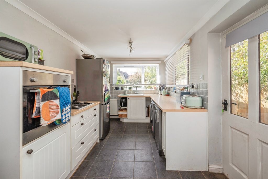 Property photo 3 of 20