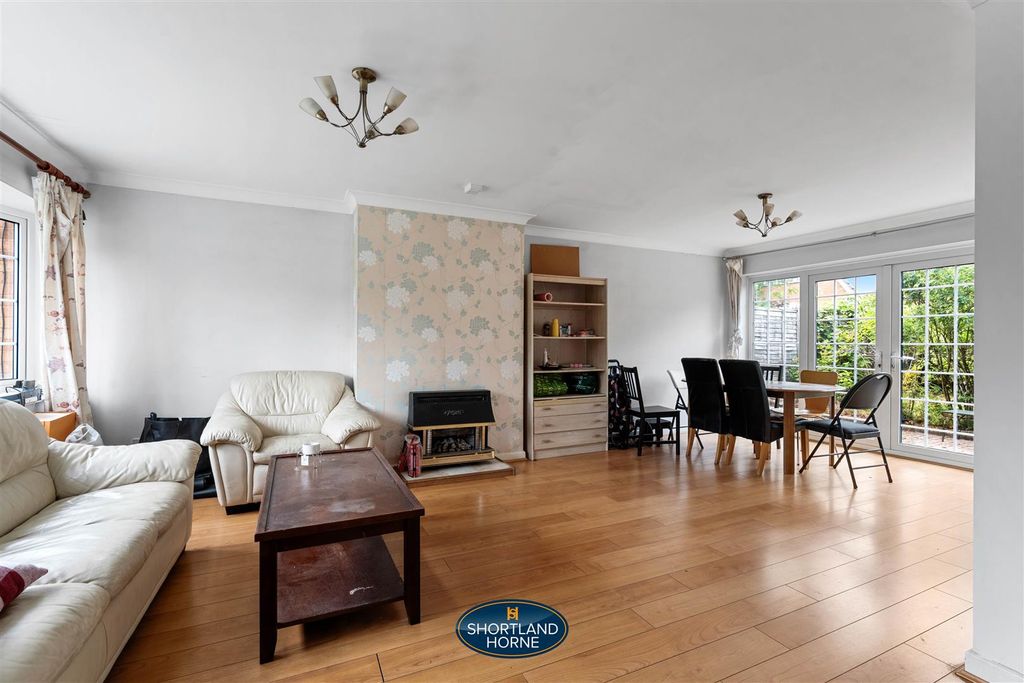 Property photo 3 of 27 9 Highwaymans Croft (4 Of 31).Jpg