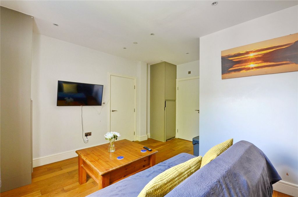 Property photo 3 of 10 Picture No. 06