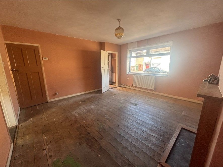 Property photo 3 of 12