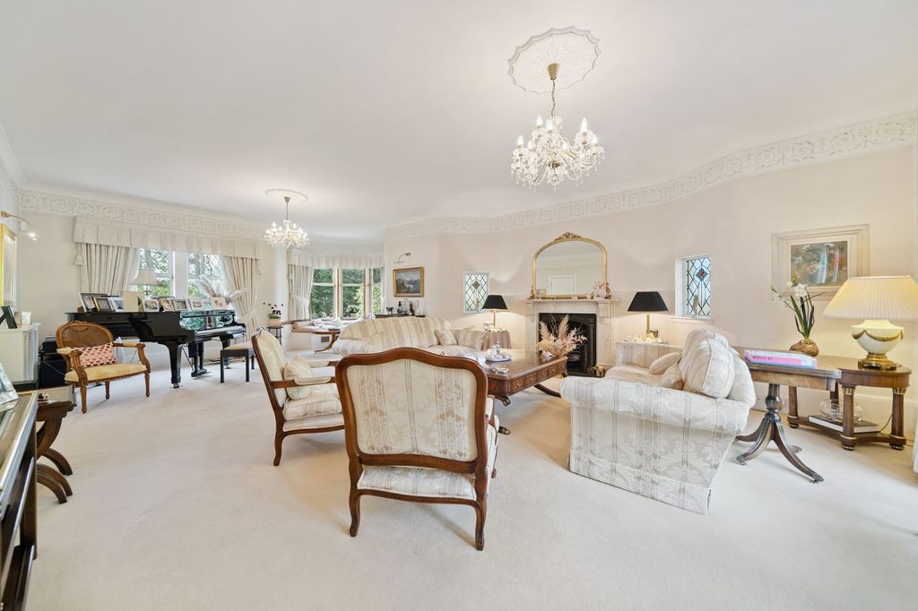 Property photo 3 of 44