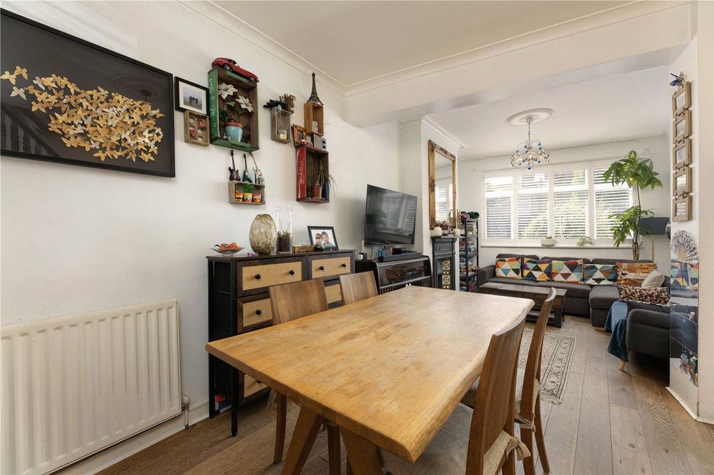 Property photo 1 of 10 Picture No. 05