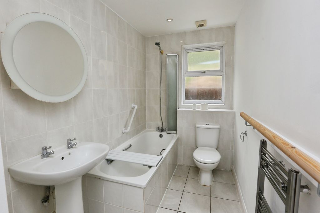 Property photo 3 of 20