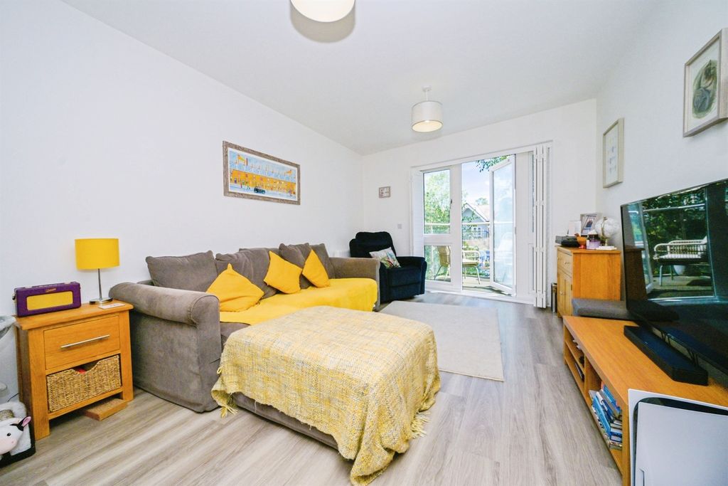 Property photo 2 of 15