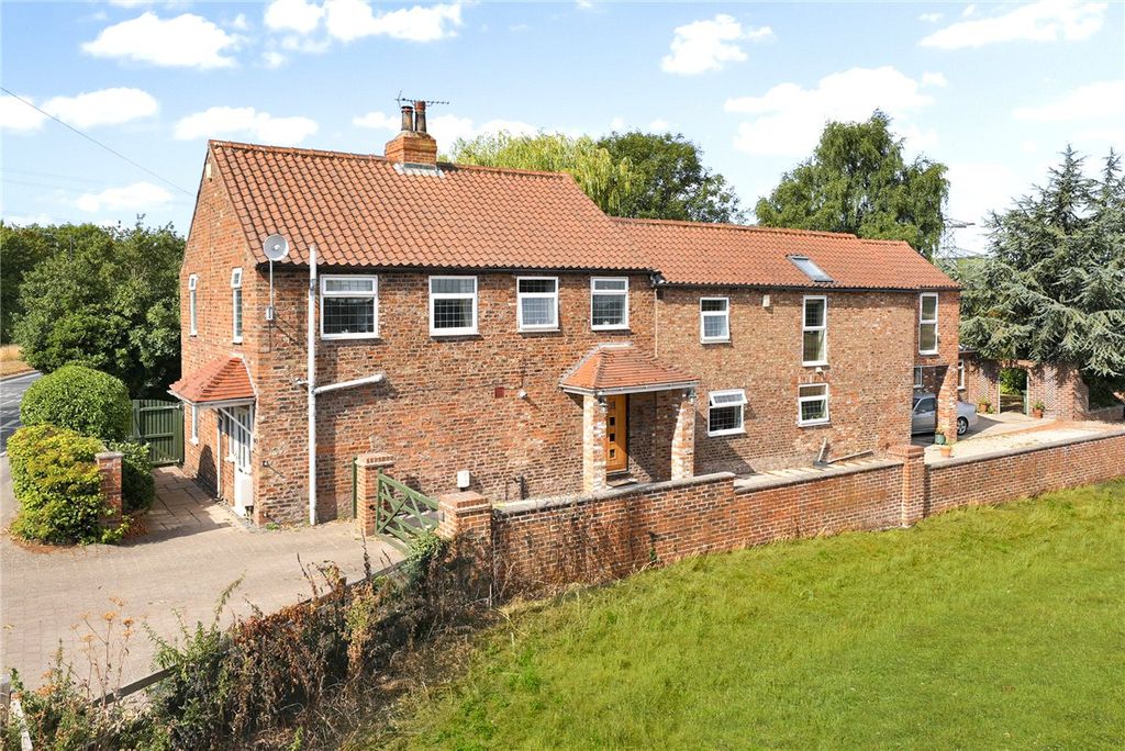 Property photo 1 of 30 Picture No. 02