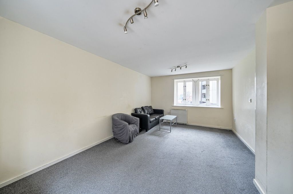 Property photo 2 of 14 Picture No. 13
