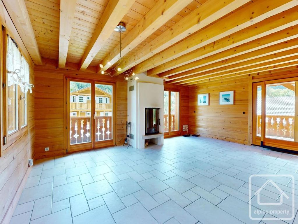 Property photo 2 of 40