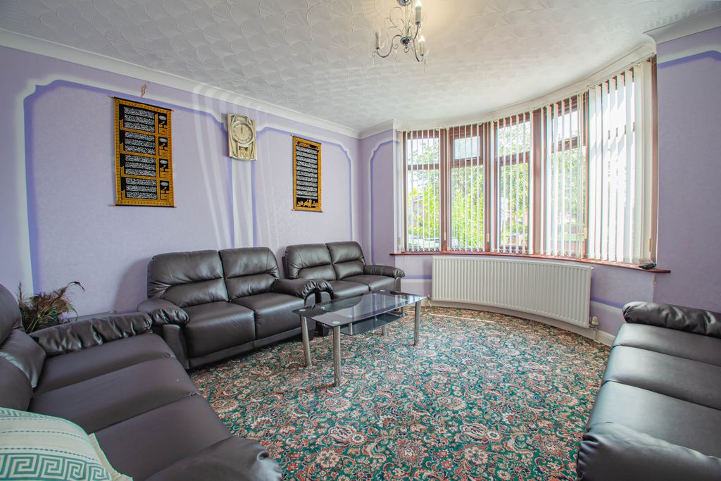 Property photo 2 of 31 Gallery