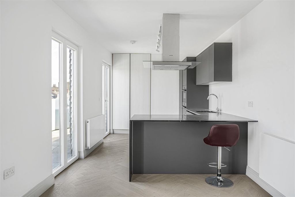 Property photo 1 of 16 01 (1).Jpg