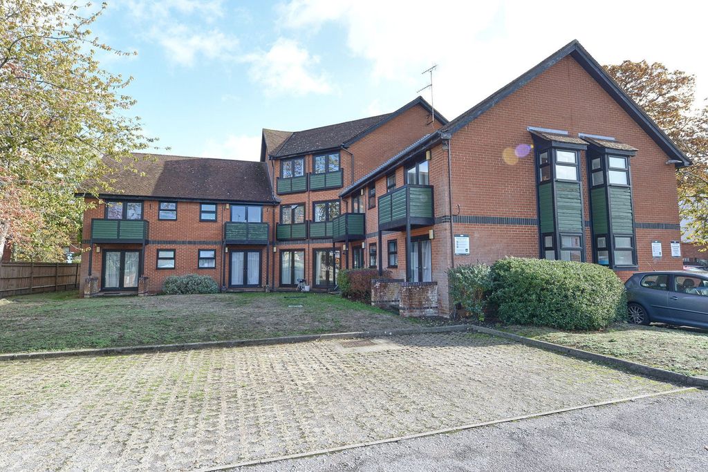 Property photo 2 of 8