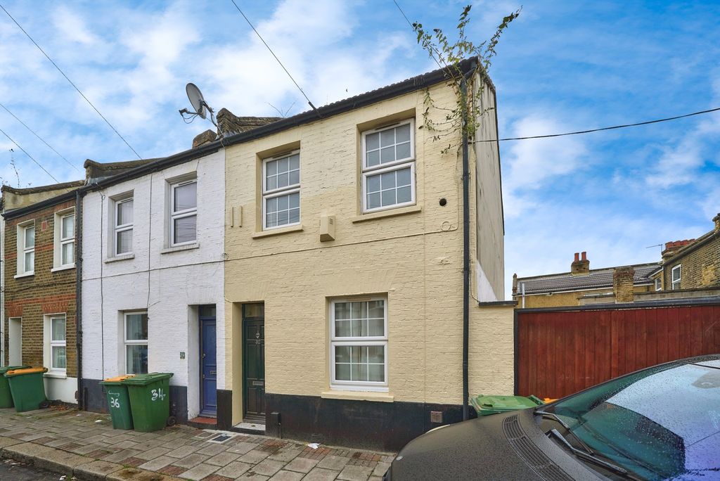 Property photo 2 of 17 Photo