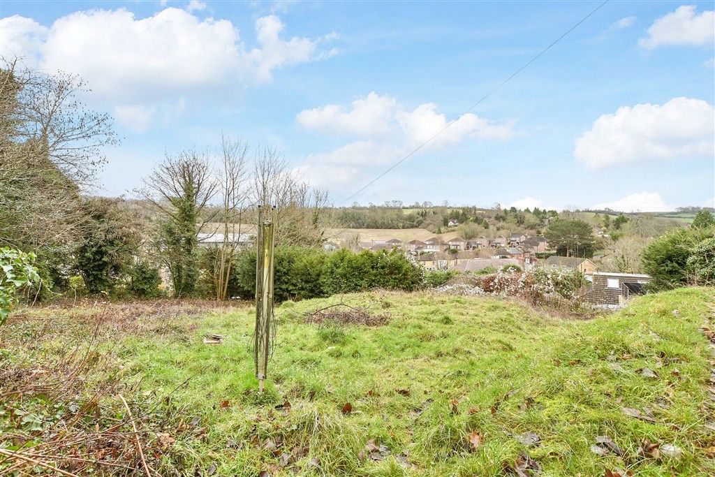 Property photo 3 of 17 Side Garden