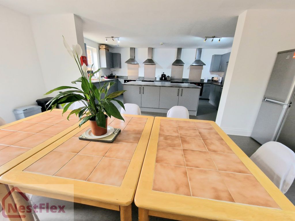 Property photo 2 of 9 Kitchen Diner