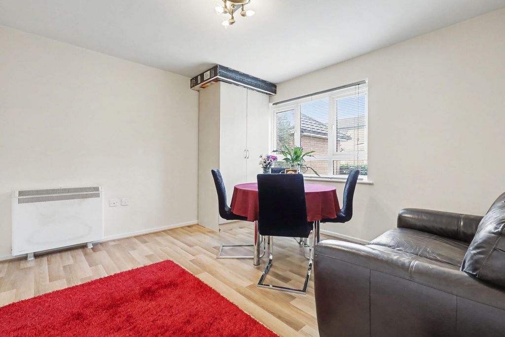 Property photo 3 of 18 Dining Room