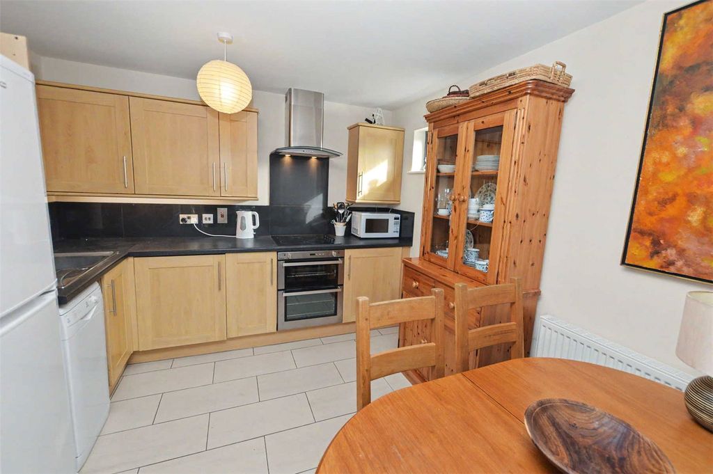 Property photo 2 of 8 Picture No. 31