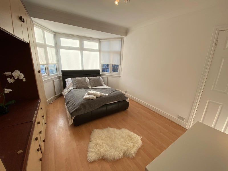 Property photo 3 of 15 Room 4- £750 Available 01/09/2026