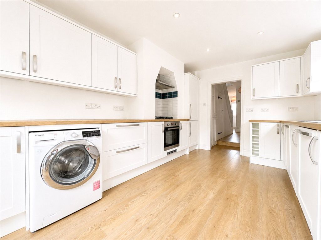 Property photo 2 of 11 Picture No. 38
