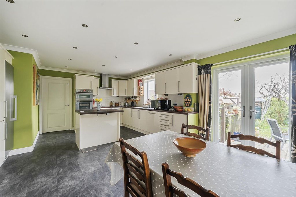 Property photo 3 of 18 Kitchen / Dining Room