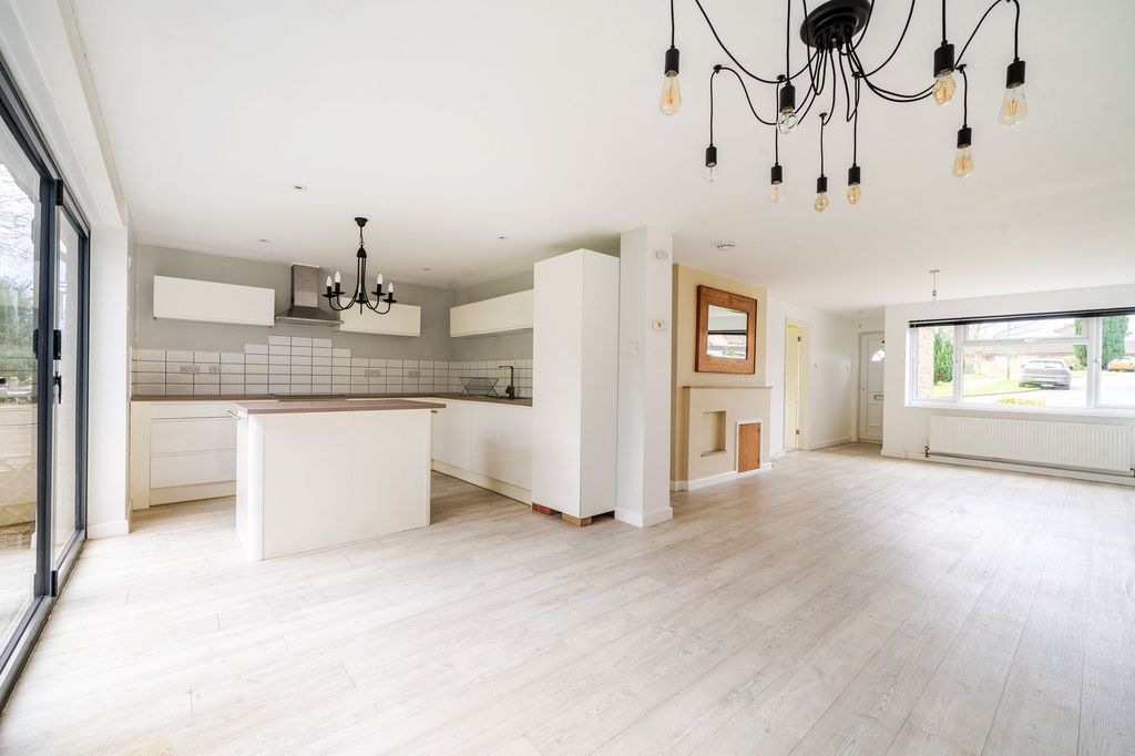 Property photo 2 of 11 Open Plan Living