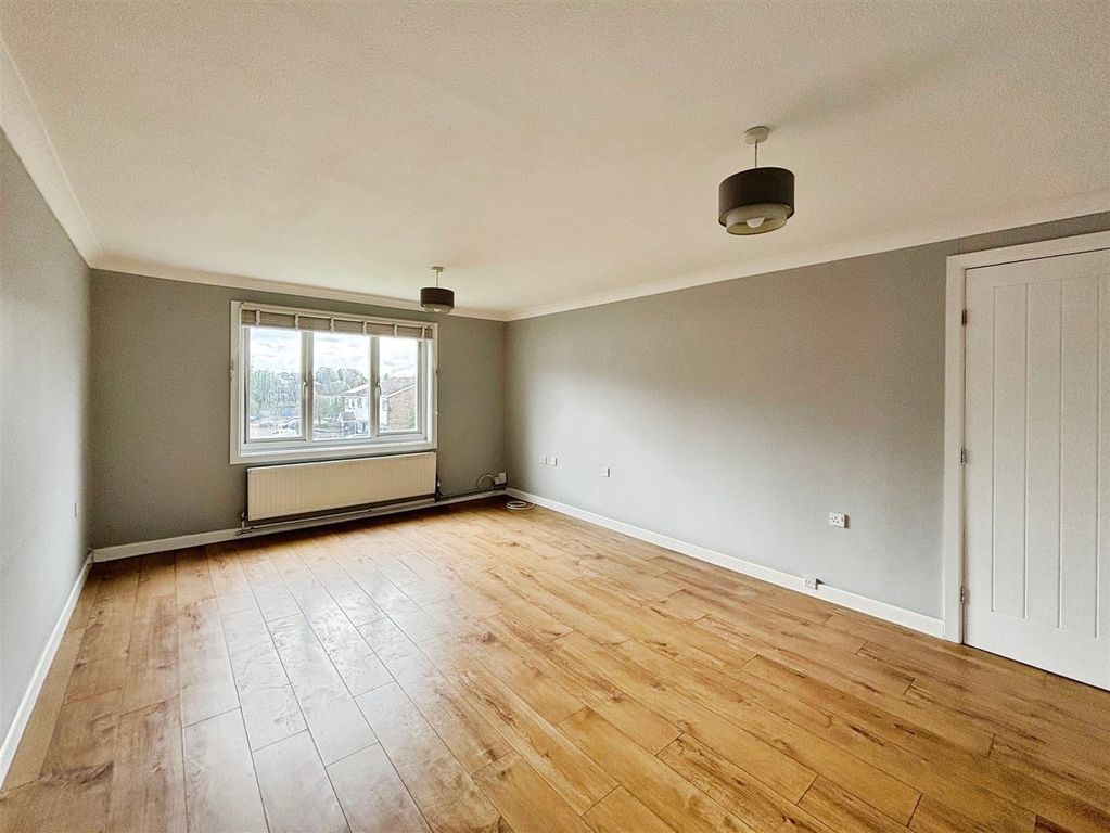 Property photo 3 of 13 49c1E810-Photo 2010-8-25 2C 2014 2033 2018.Jpg