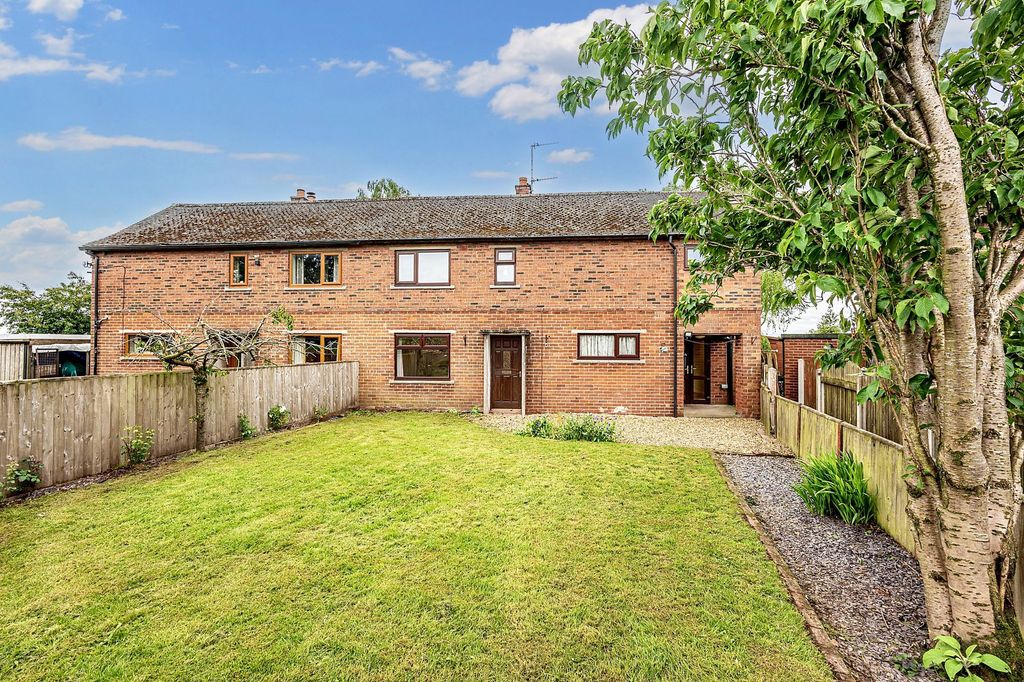Property photo 2 of 23