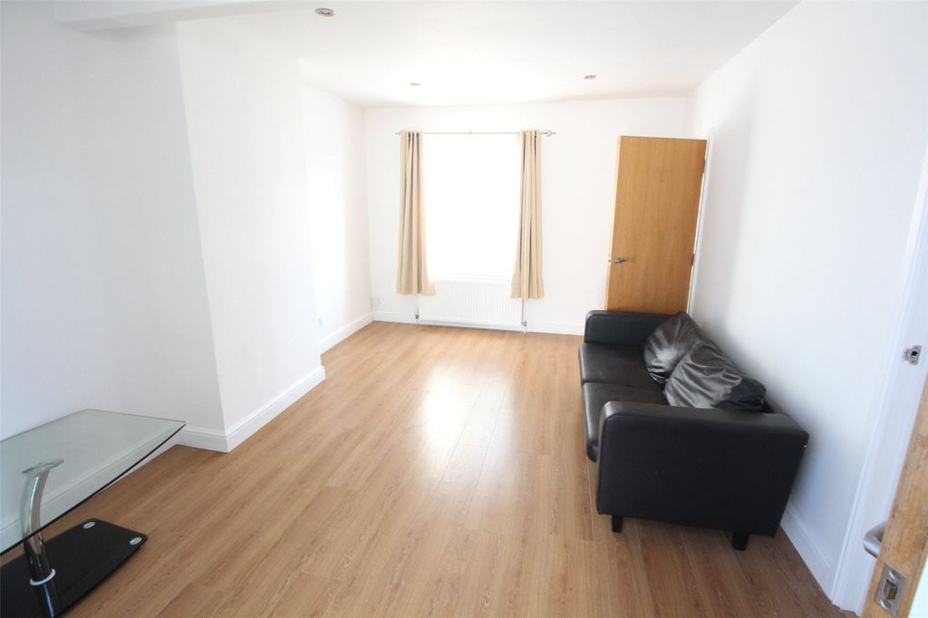 Property photo 2 of 11 Picture No. 02