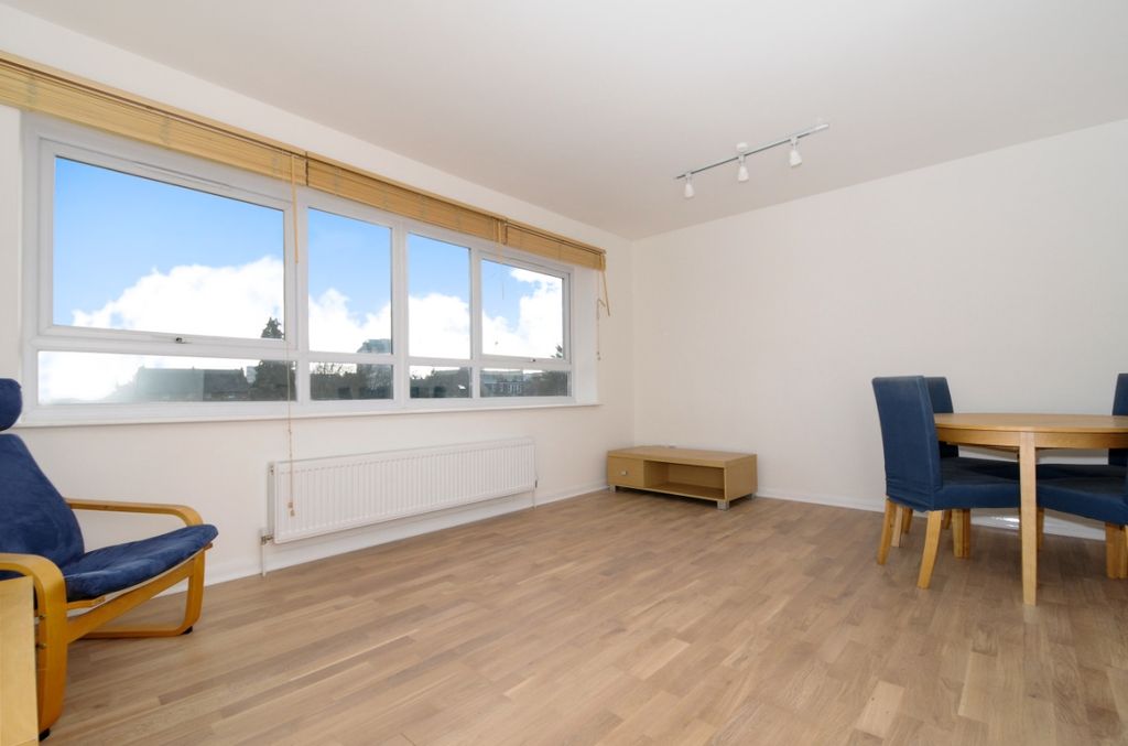 Property photo 3 of 7 Picture 3