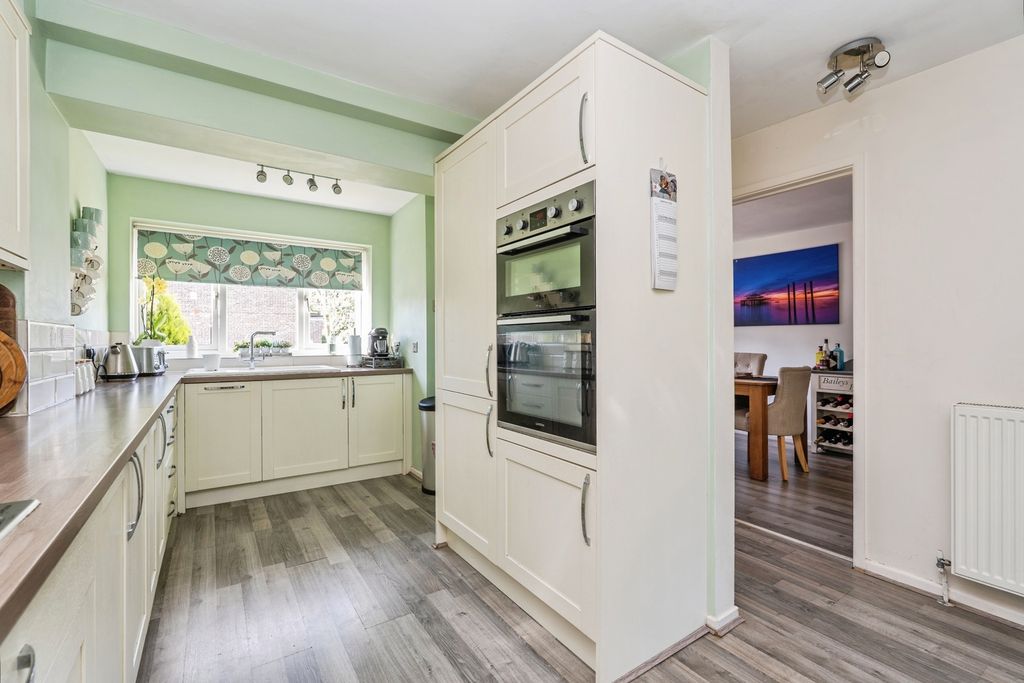 Property photo 2 of 20 Photo