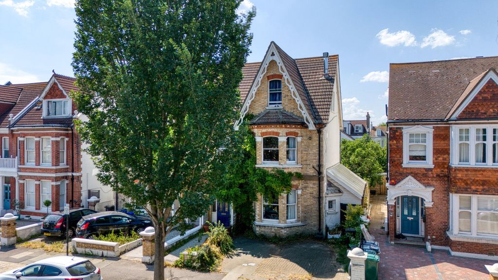 Property photo 1 of 22