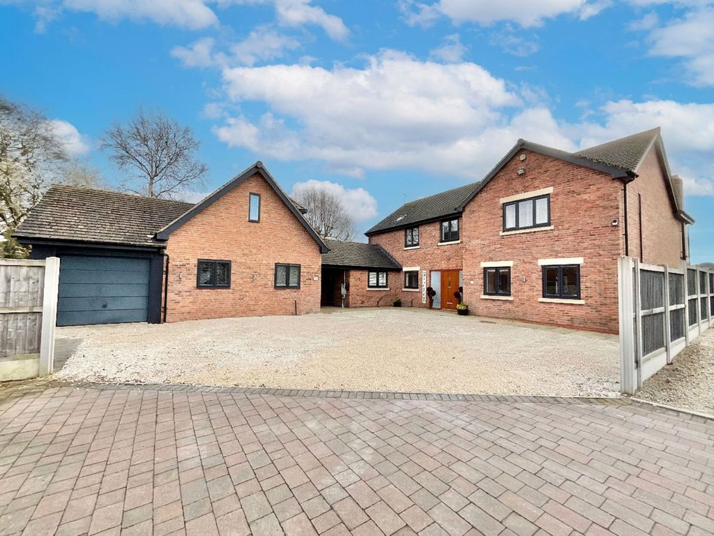 Property photo 1 of 35