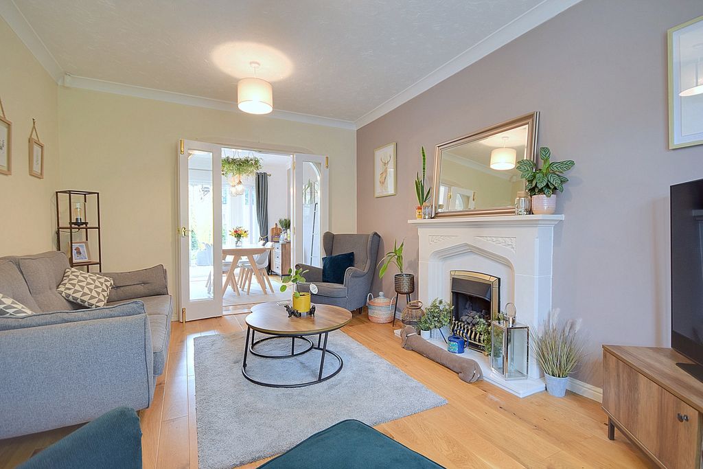 Property photo 3 of 21 Ewemove Brighouse Victoria Chase (4)