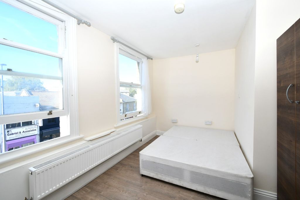 Property photo 3 of 5 4570262