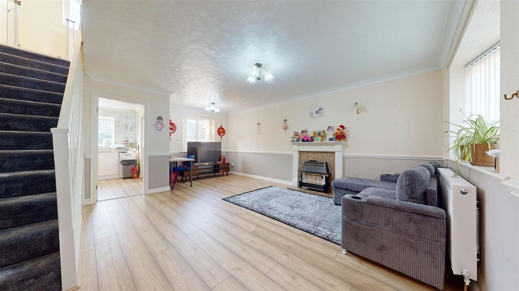 Property photo 3 of 18 Carrwood Close Reception Room