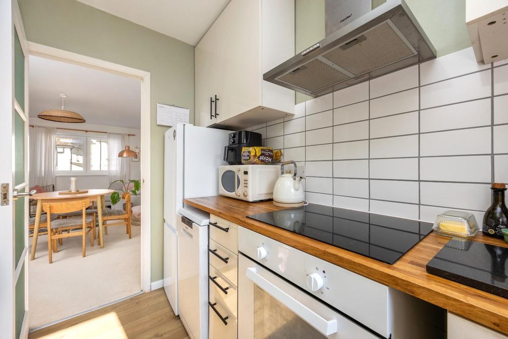 Property photo 3 of 19 College Terrace_St Matthews Court_6-007.Jpg