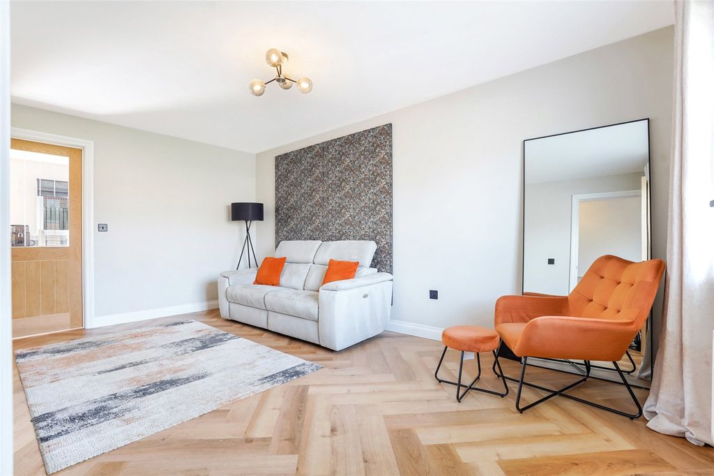 Property photo 3 of 17 3