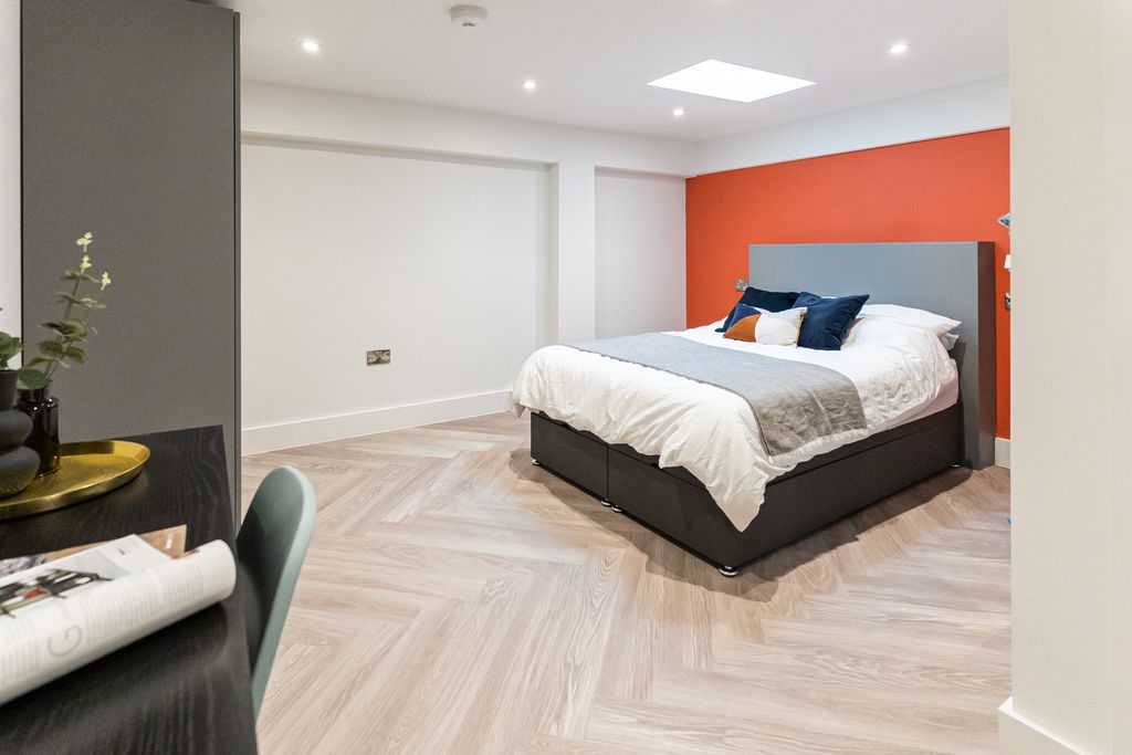 Property photo 2 of 12